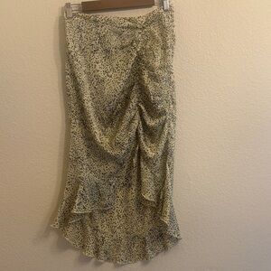 #225Vero Moda Cream and Black Asymmetrical Skirt